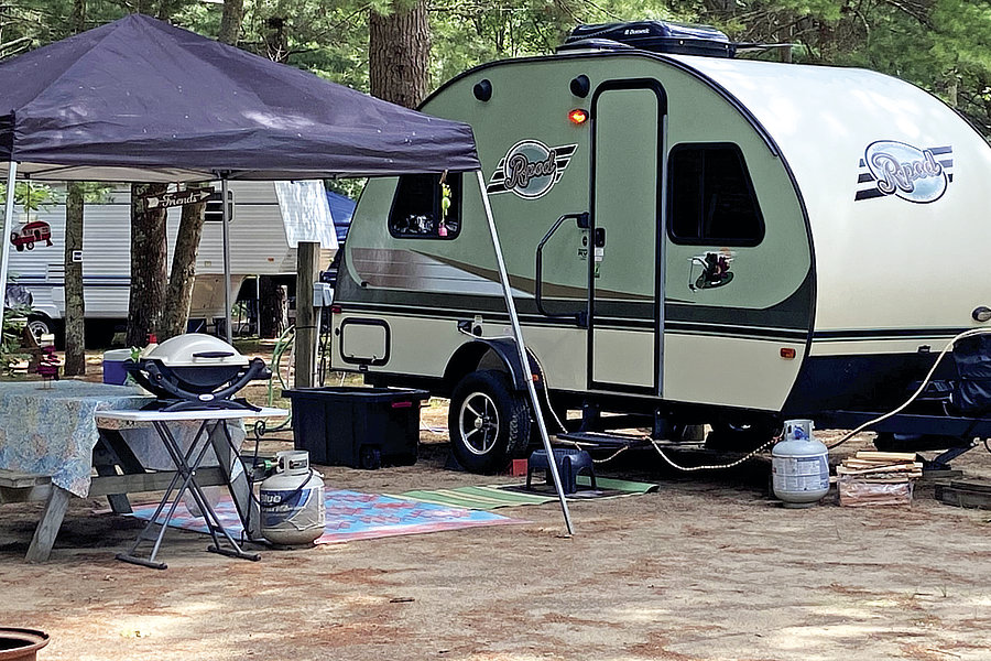 Teardrop style camper